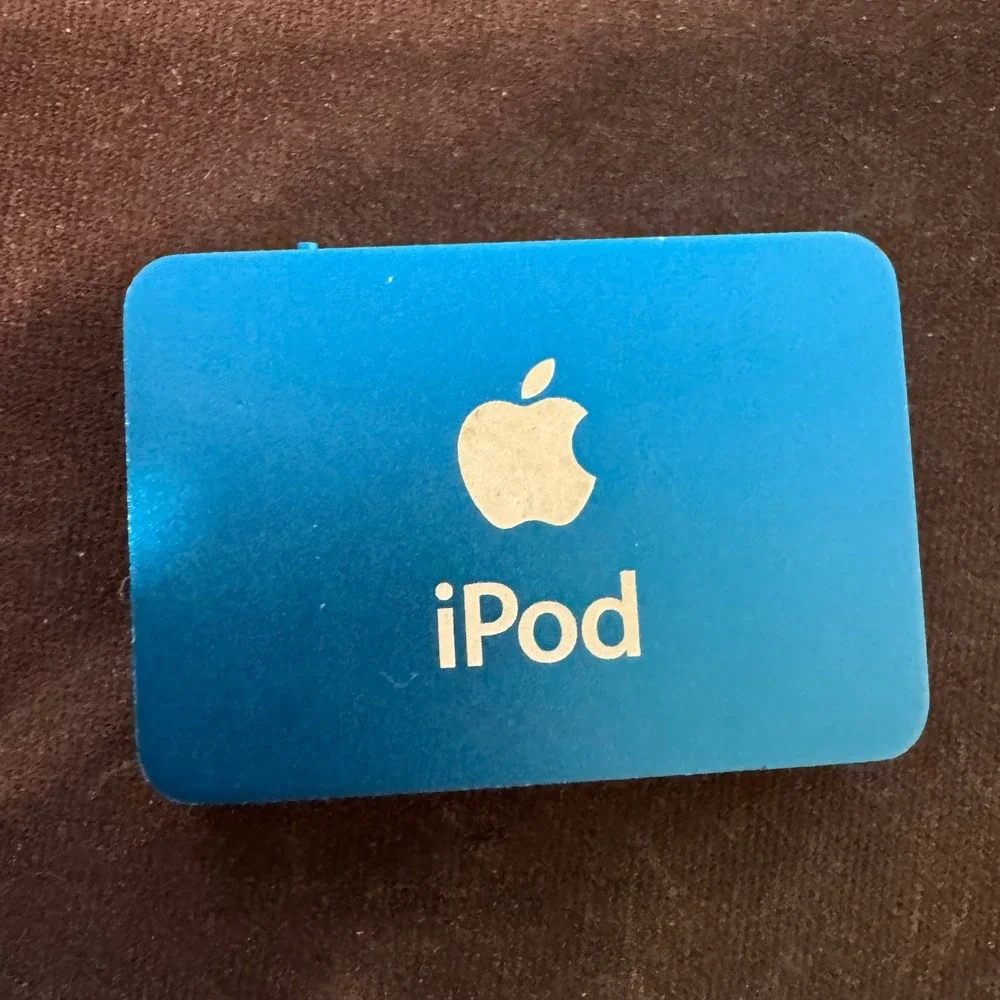 Apple iPod Shuffle 2nd Generation Blue Model A1204 EMC 2125 Untested for Parts